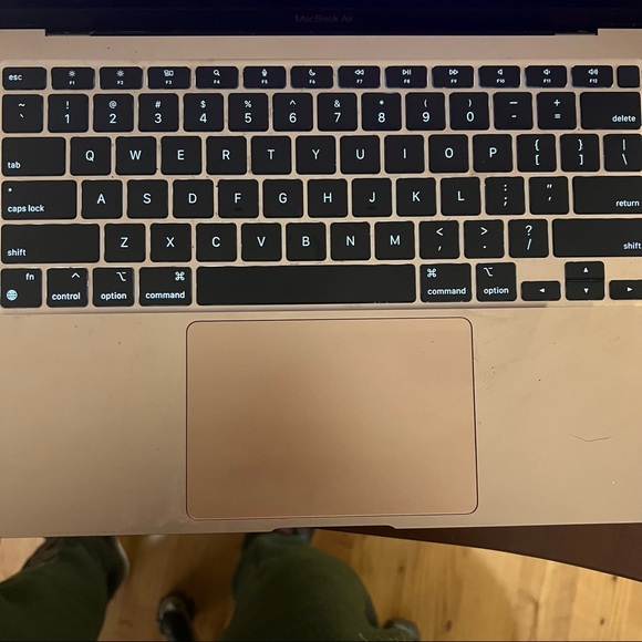 13.3-inch 2020 MacBook Air M1 Chip 8GB 256 SSD comes with box. Rose gold. - Picture 2 of 5